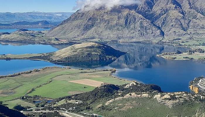 Explore Wānaka and the best places.