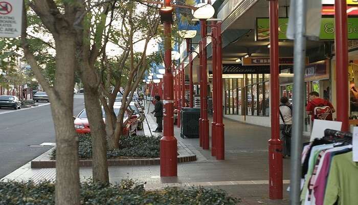 Street view and the shops in Nowra