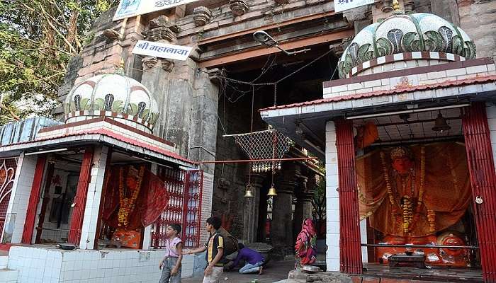 chaubis khamba temple