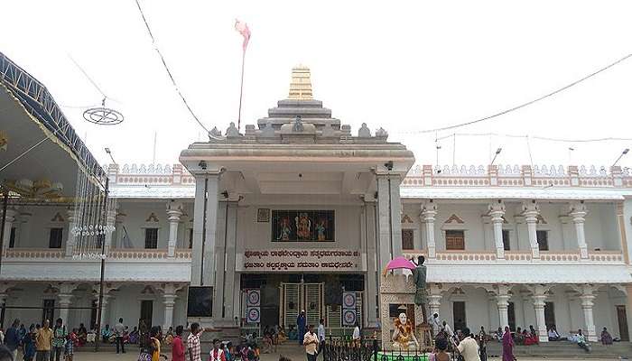 Hotels near Mantralayam