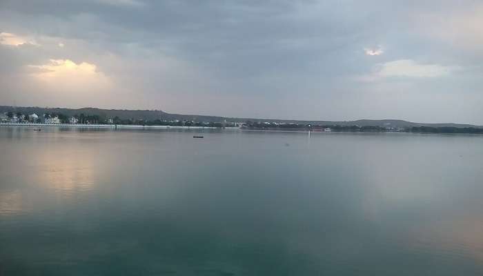 Lakha Banjara Lake