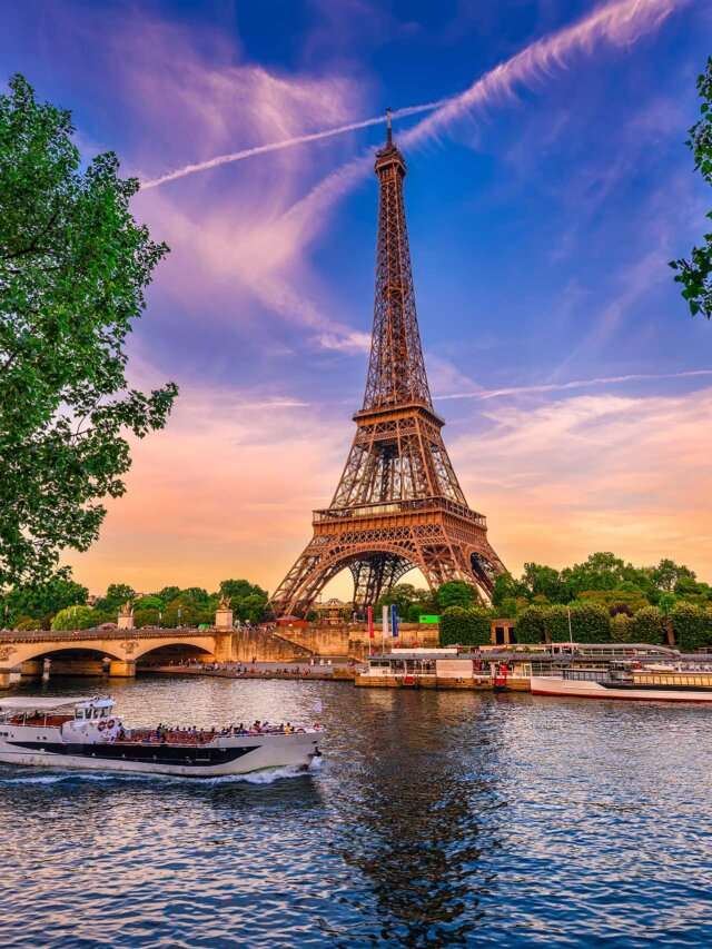 Paris,Eiffel,Tower,And,River,Seine,At,Sunset,In,Paris,