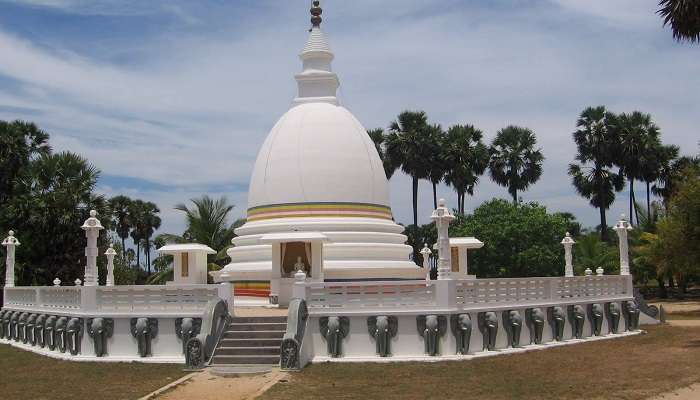 Dambakola Patuna Sangamitta Temple