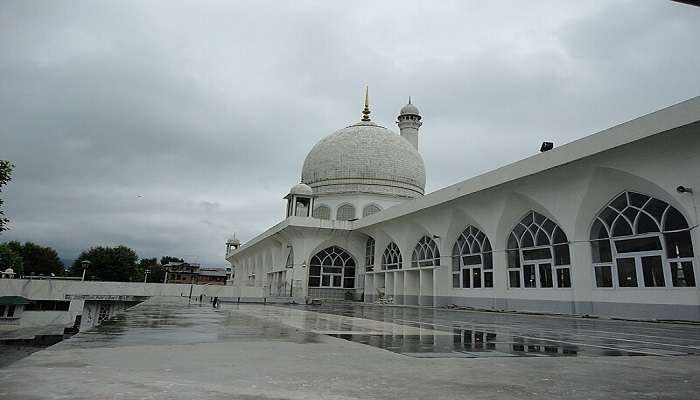 Hazratbal Masjid Srinagar