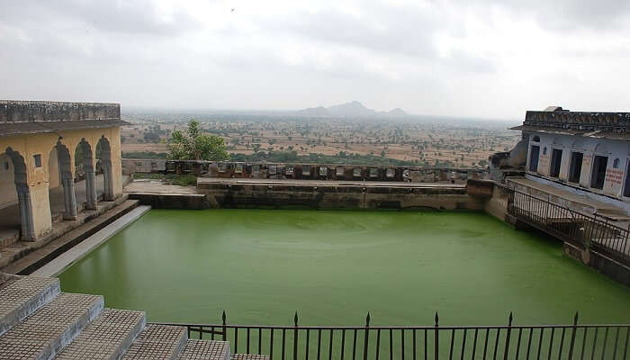Explore these top places to visit in Jhunjunu with this complete guide