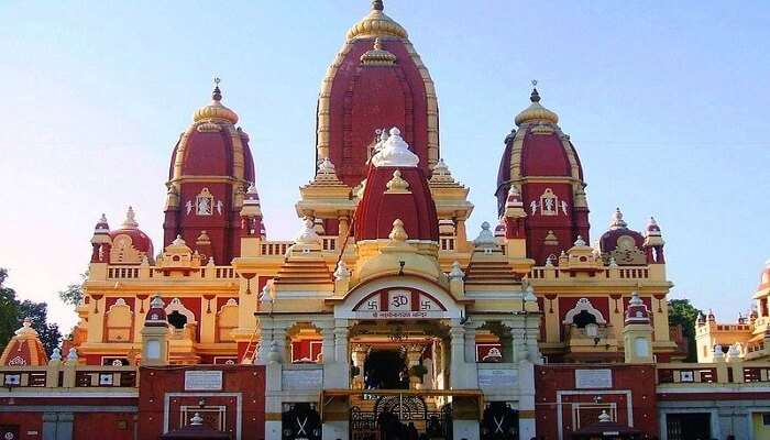 दिल्ली के 8 प्रसिद्ध मंदिर के जरूर करें दर्शन
