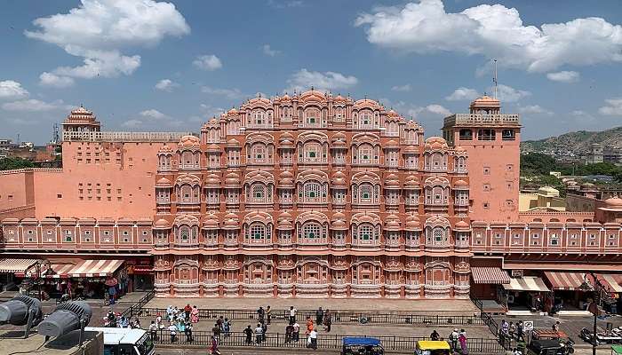 जयपुर vs उदयपुर: कौन सा शहर आपकी यात्रा के लिए बेहतर है?