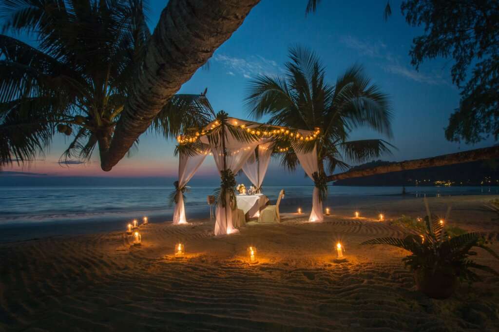 candellight beach dinner