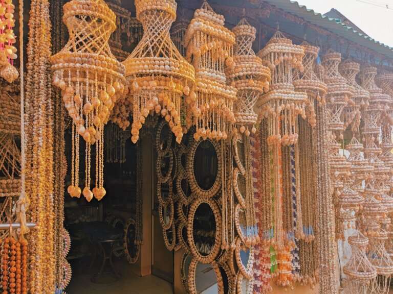 Shopping in Handicraft Emporium in andaman