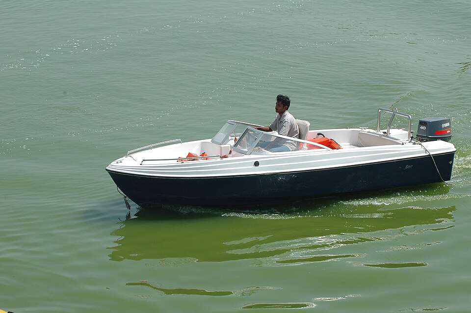 Seakart - drive your own mini-boat