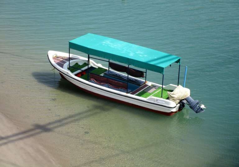Glass-bottom boating