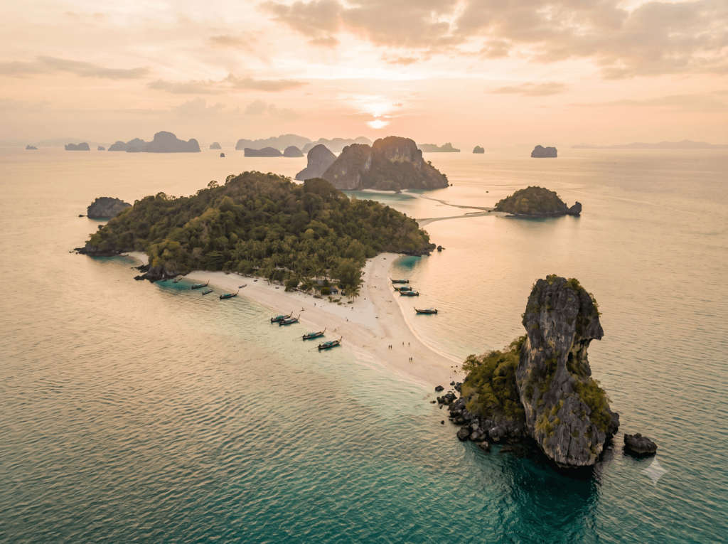 95-blog-best-islands-in-thailand-07-chicken-island-koh-kai-wide