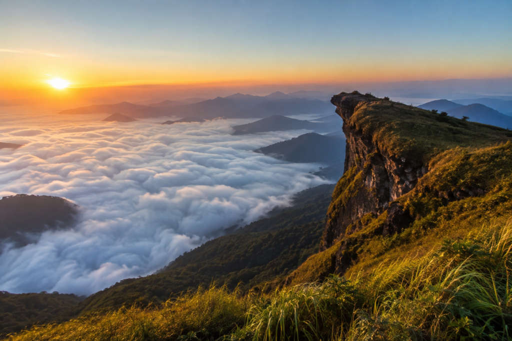 Phu Chi Fa, the Sea-of-Clouds Cliff