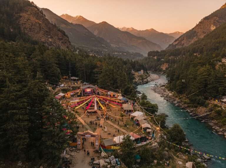 holi-parties-and-events-in-himachal-01-kasol-rangila-festival-parva-wide