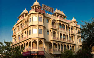 Hotel sarang palace