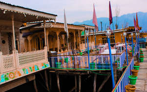 Aziz palace group of houseboats
